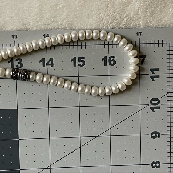 Adjustable Length 3pc White Freshwater Pearls with Magnetic Clasps - Picture 4 of 11